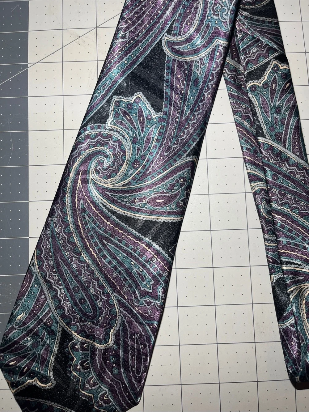 Chelsea refined paisley